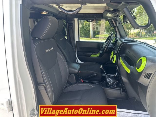 Used 2016 Jeep Wrangler Unlimited Sahara w/ Connectivity Group AWD/4WD image 35