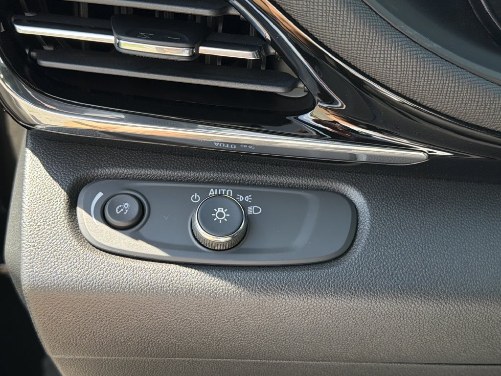 New 2026 Buick Envista Sport Touring w/ Convenience I Package FWD image 31