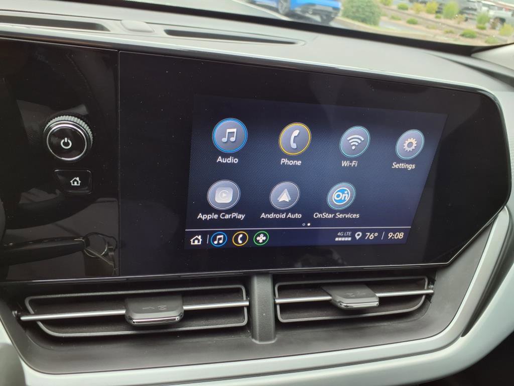 Used 2025 Chevrolet Trax LS w/ LS Convenience Package image 3