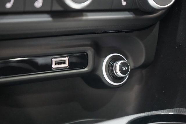 New 2025 Alfa Romeo Giulia AWD w/ Driving Assist Package image 28