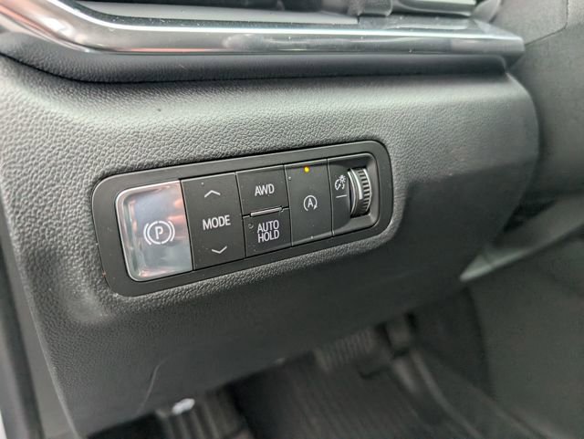 New 2026 GMC Terrain Denali w/ LPO, Black Badging Package image 16