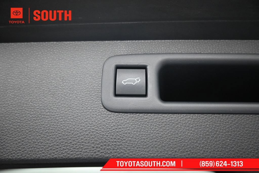 Used 2020 Toyota Highlander Platinum AWD/4WD image 30