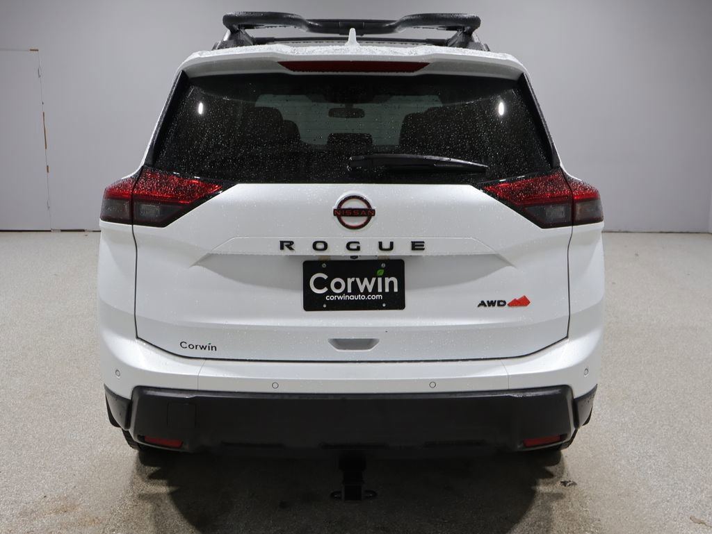 Used 2025 Nissan Rogue SV image 3