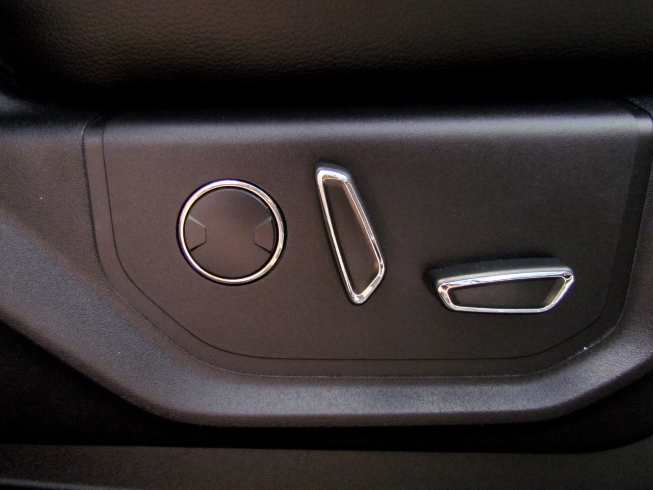 Used 2018 Ford F150 Lariat w/ Trailer Tow Package image 21