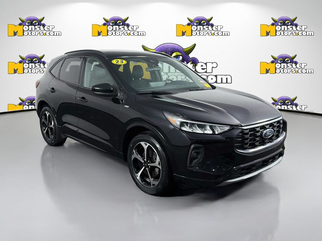 Used 2023 Ford Escape ST-Line Select w/ Tech Pack #1 AWD/4WD image 3