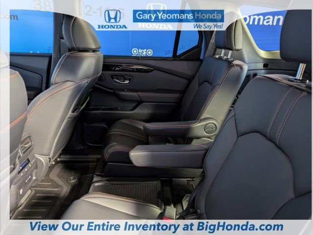 Certified 2025 Honda Pilot TrailSport image 19