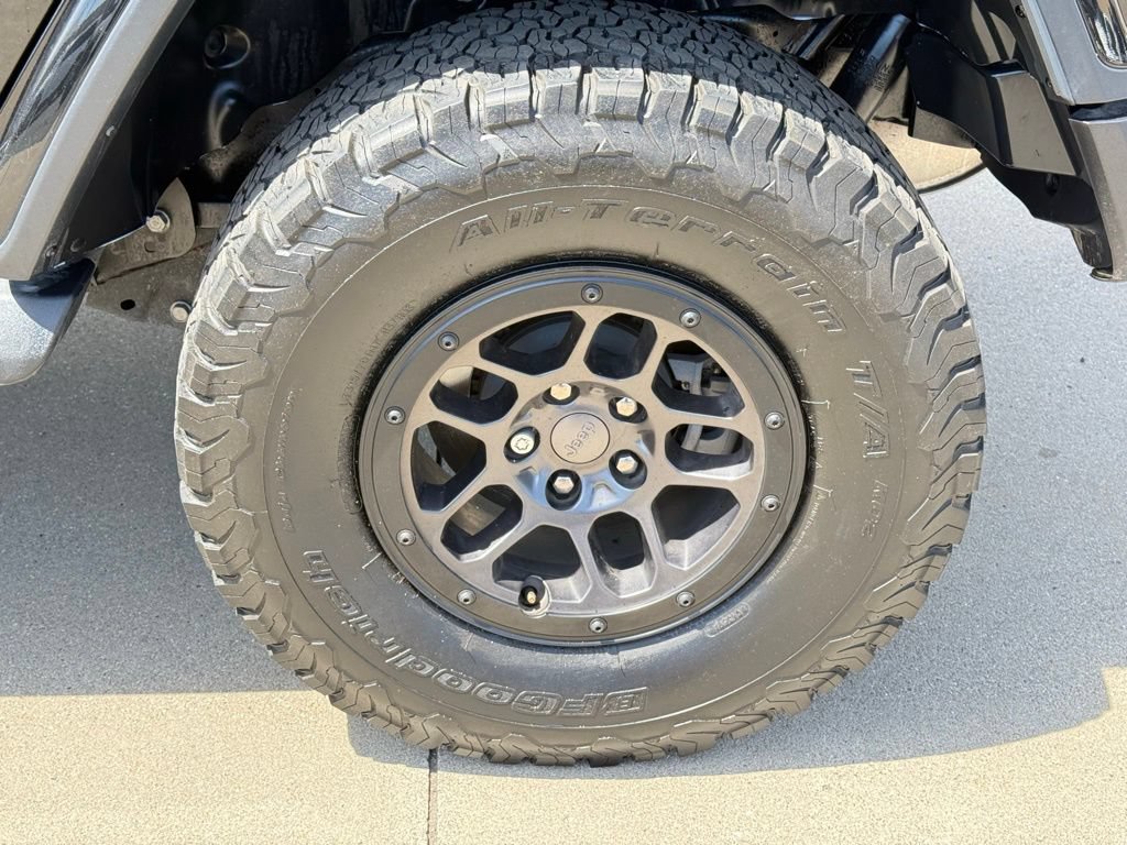 Used 2023 Jeep Wrangler Unlimited Rubicon w/ Xtreme 35 Tire Package AWD/4WD image 11