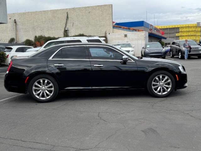 Used 2018 Chrysler 300 Limited image 2