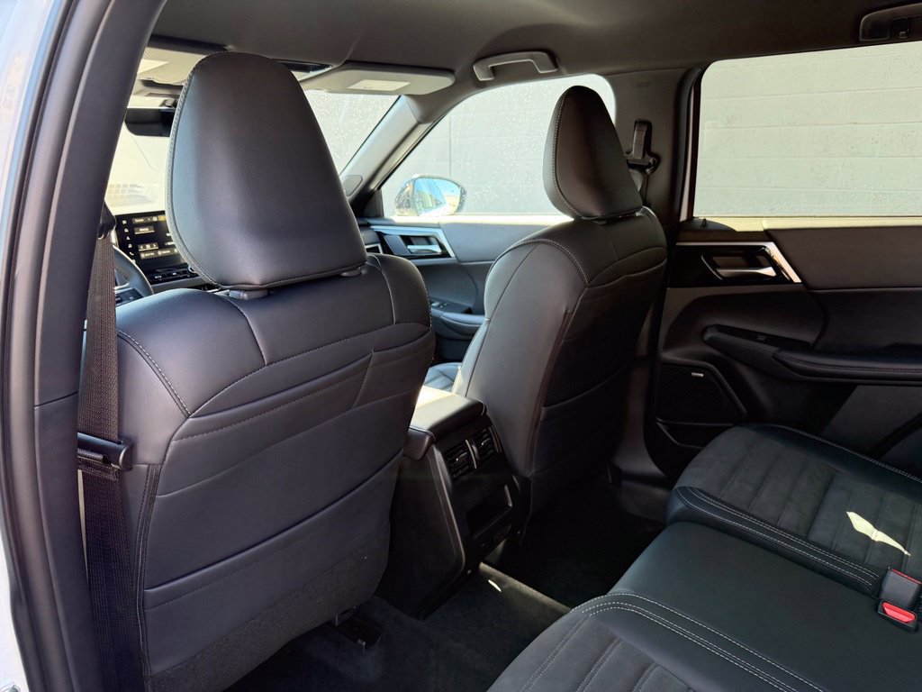 New 2026 Mitsubishi Outlander LE AWD/4WD image 24