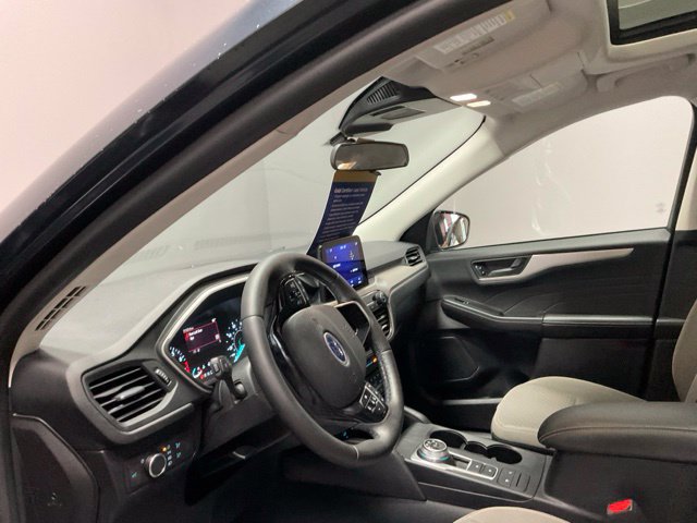 Used 2022 Ford Escape SE w/ SE Sport Appearance Package AWD/4WD image 16