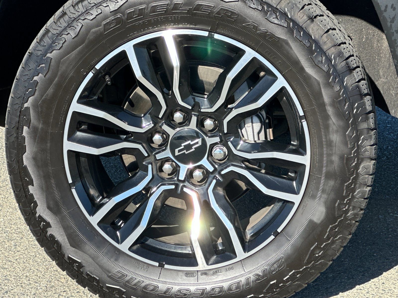 Used 2024 Chevrolet Colorado Trail Boss w/ LPO, Dark Essentials Package image 25