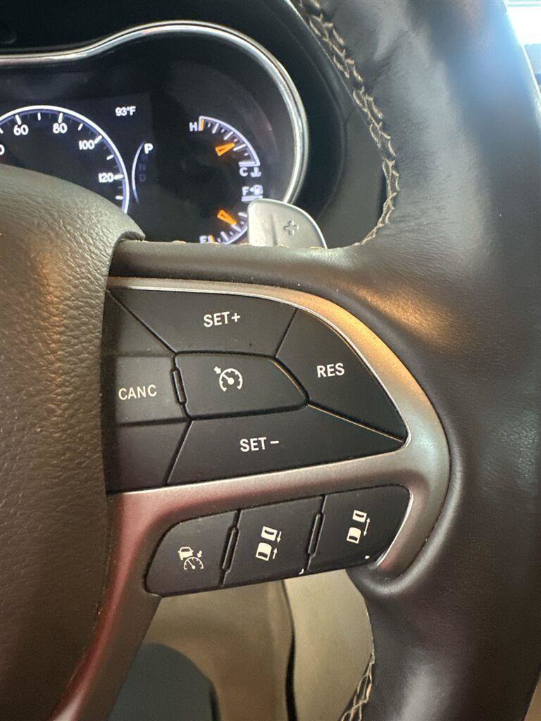 Used 2020 Jeep Grand Cherokee Overland AWD/4WD image 15