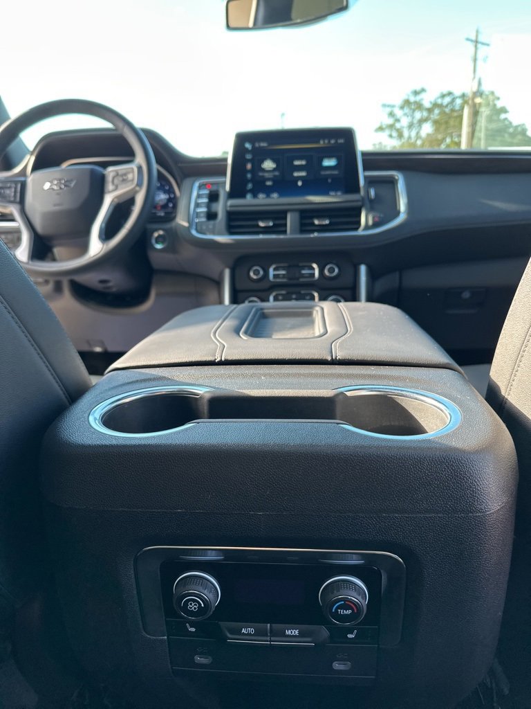 Used 2024 Chevrolet Suburban Z71 w/ Luxury Package image 18