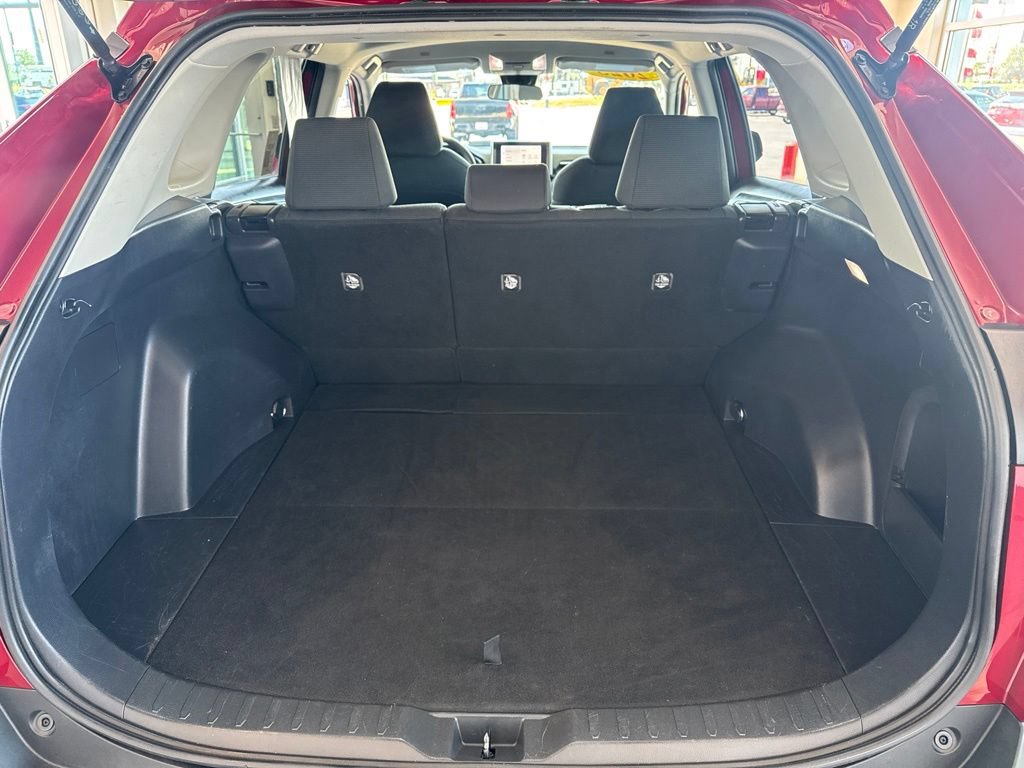 Used 2025 Toyota RAV4 LE AWD/4WD image 9
