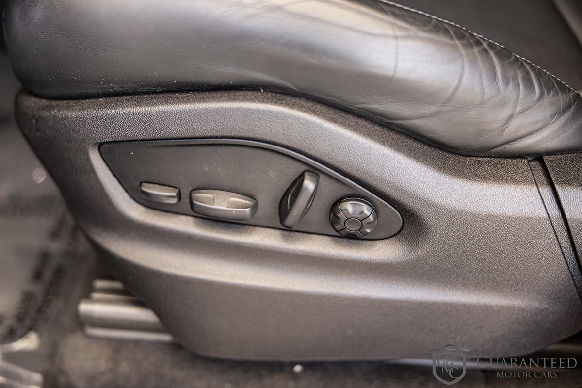 Used 2023 Porsche Cayenne w/ Premium Package AWD/4WD image 23