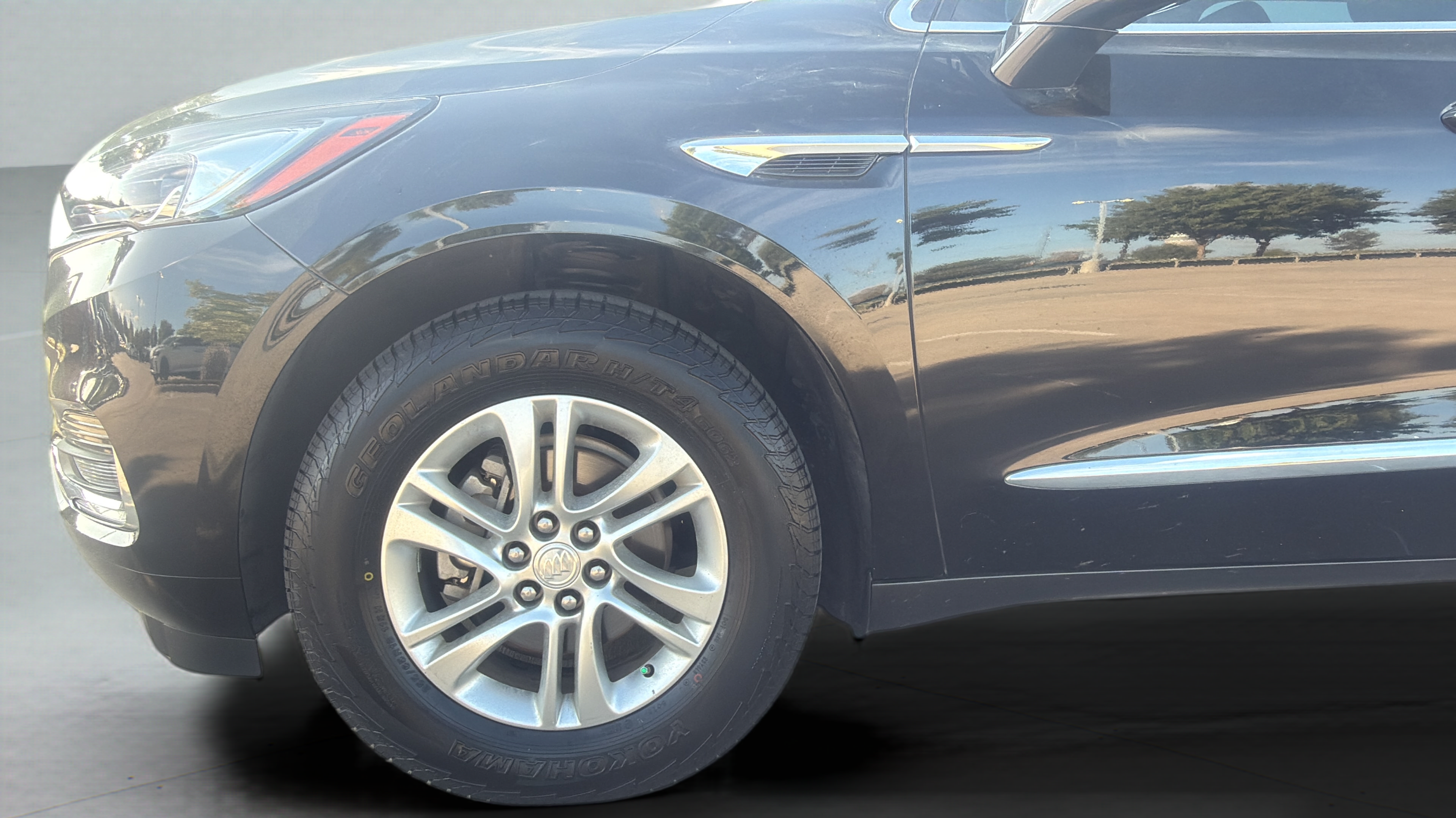 Used 2019 Buick Enclave Essence FWD image 32