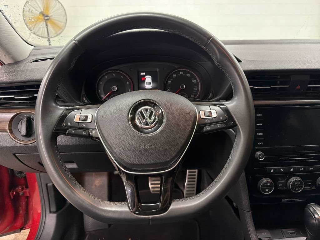 Used 2022 Volkswagen Passat 2.0T FWD image 20