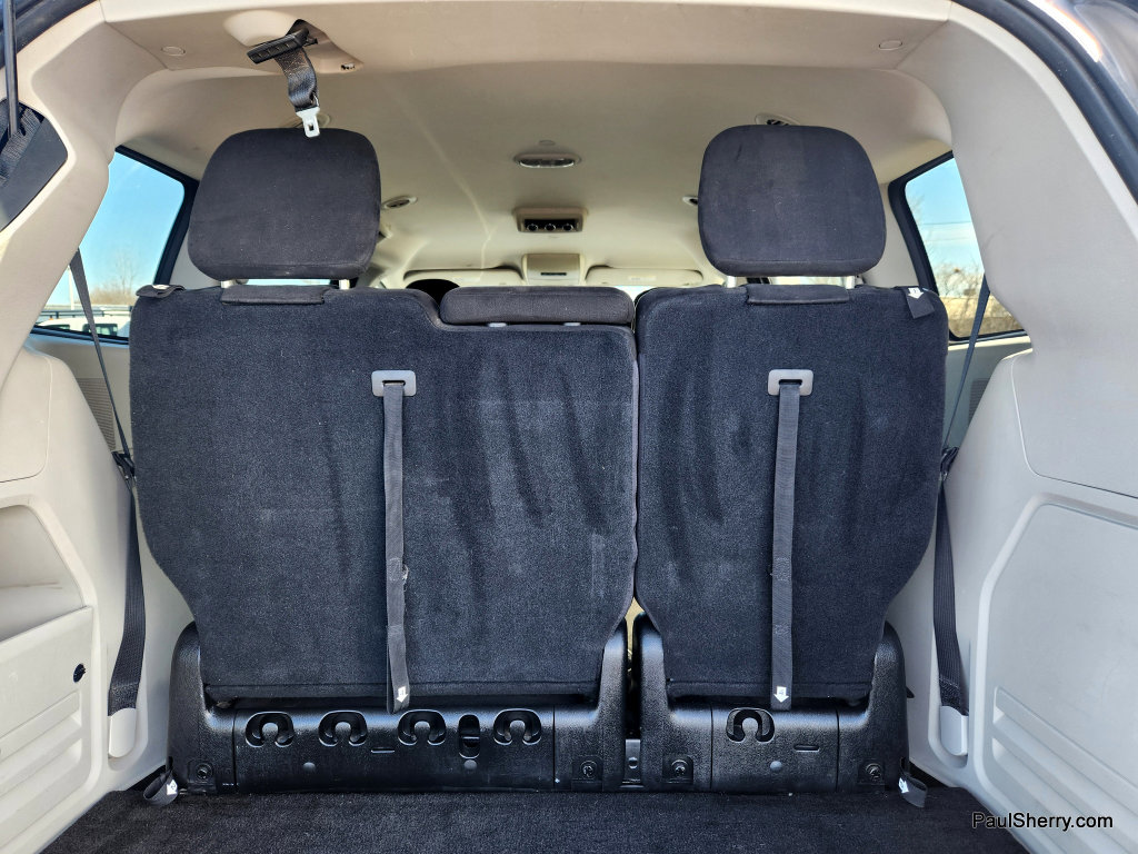 Used 2013 Dodge Grand Caravan SXT w/ Rear Park Assist Pkg FWD image 30