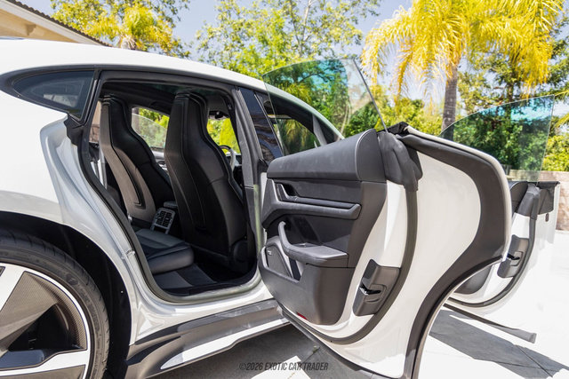 Used 2023 Porsche Taycan RWD image 18