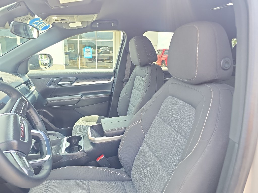Used 2025 GMC Terrain Elevation AWD/4WD image 13