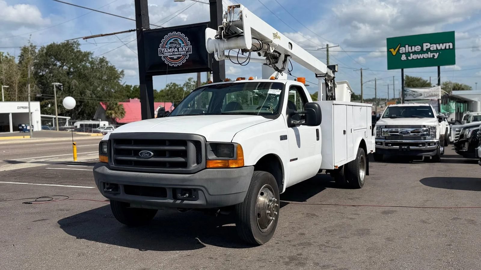 Used 2000 Ford F550 2WD Regular Cab Super Duty image 2