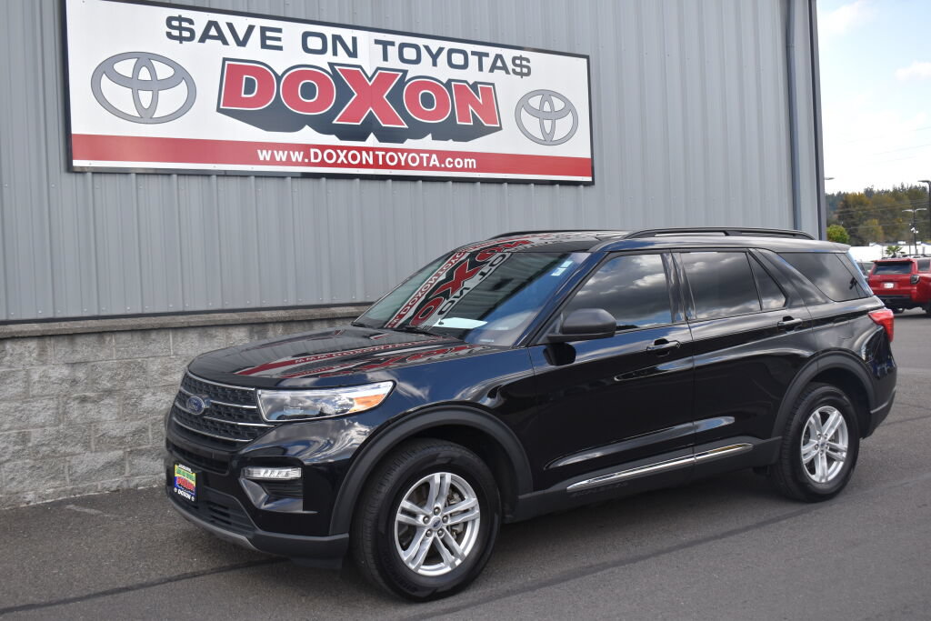 Used 2024 Ford Explorer XLT w/ Equipment Group 202A AWD/4WD image 1