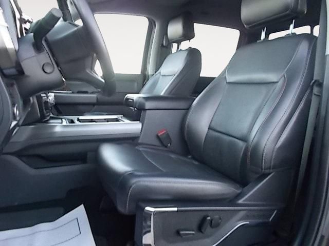 Used 2024 Ford F350 Lariat image 12
