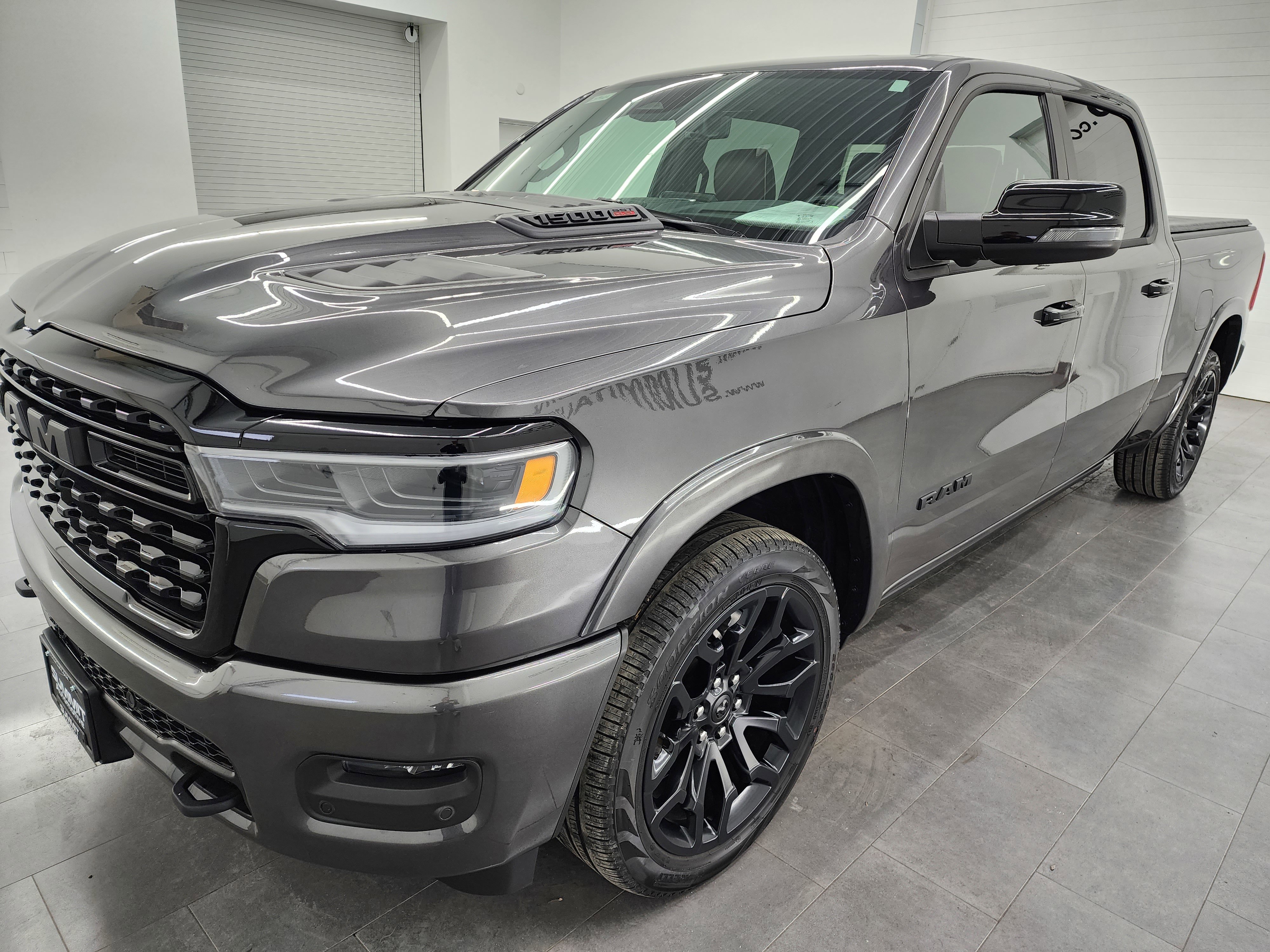 Used 2025 RAM 1500 Limited AWD/4WD image 7