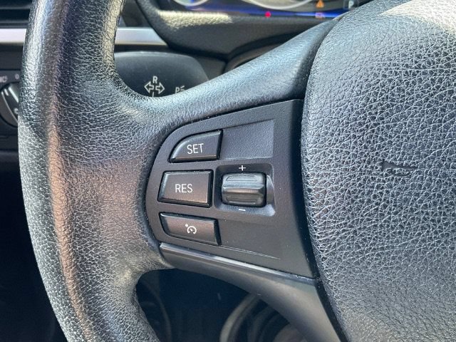 Used 2015 BMW 320i Sedan RWD image 25