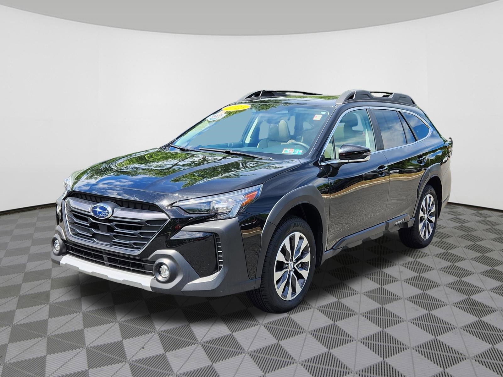 Certified 2025 Subaru Outback Limited AWD/4WD image 2