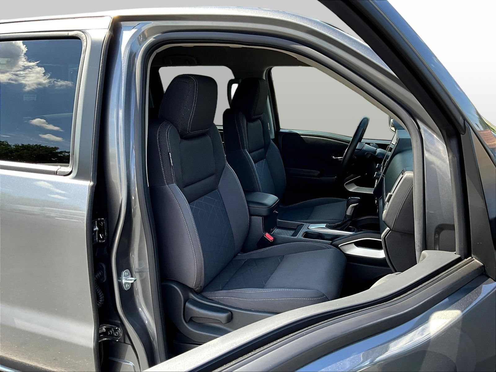 Certified 2025 Nissan Frontier SV w/ SV Convenience Package AWD/4WD image 32