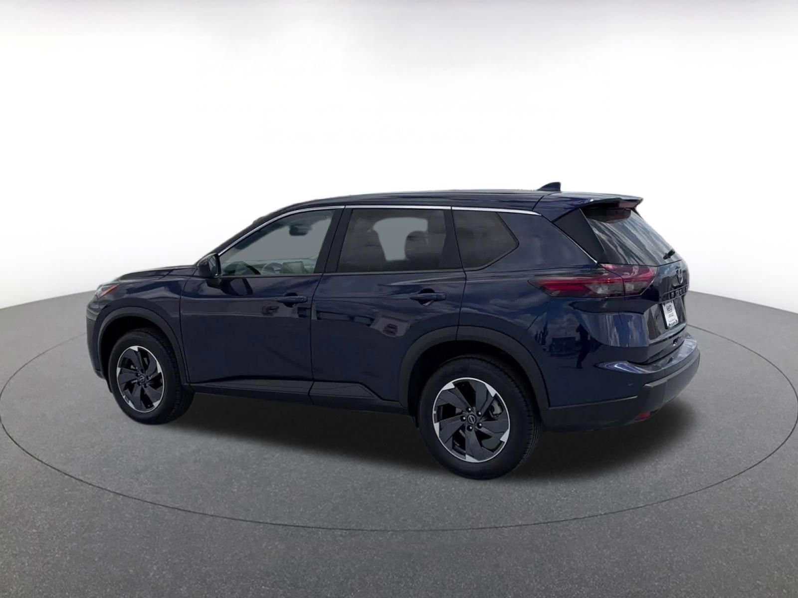 Used 2025 Nissan Rogue SV FWD image 10