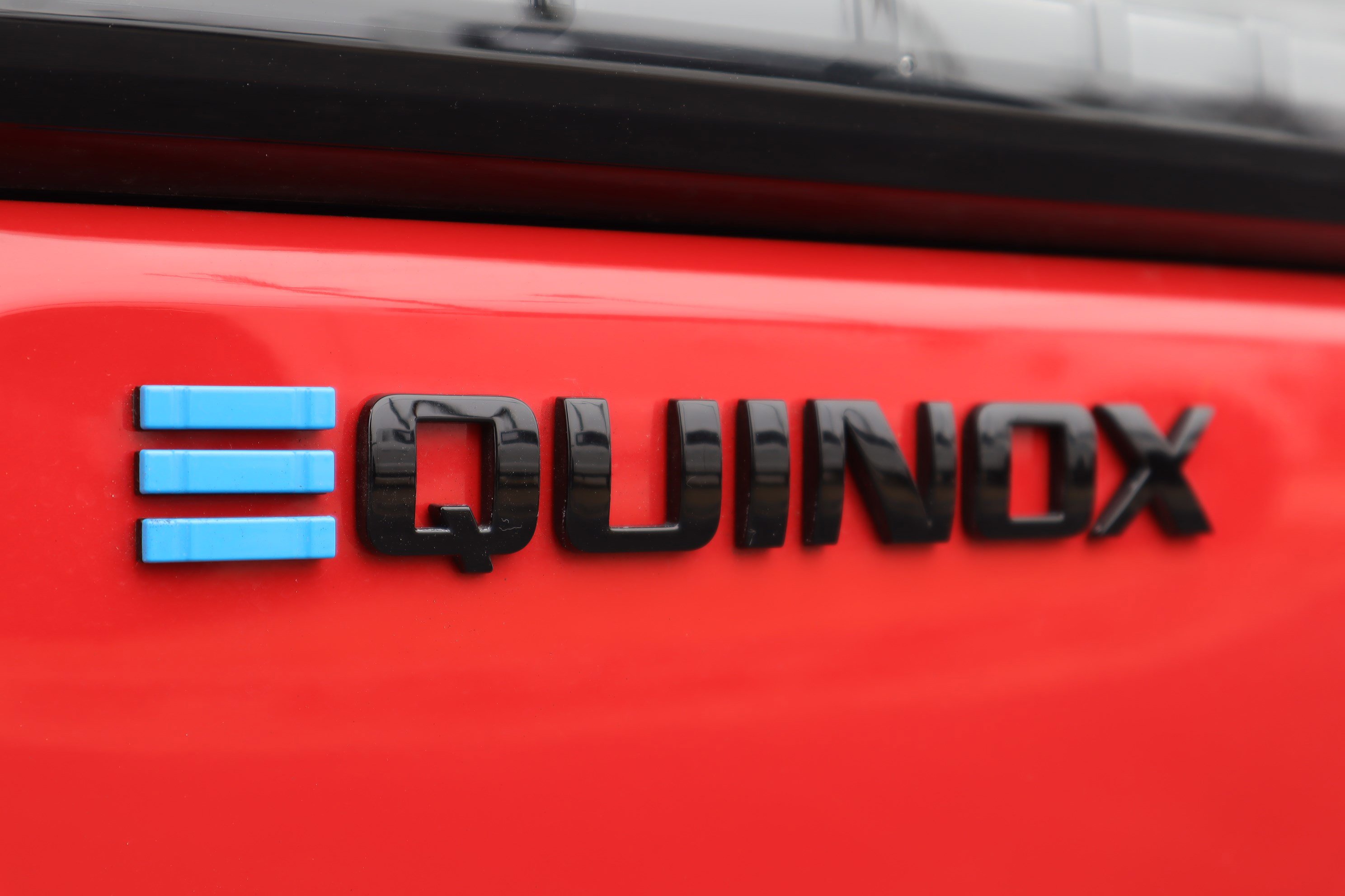 Used 2025 Chevrolet Equinox EV RS w/ Convenience Package II image 36