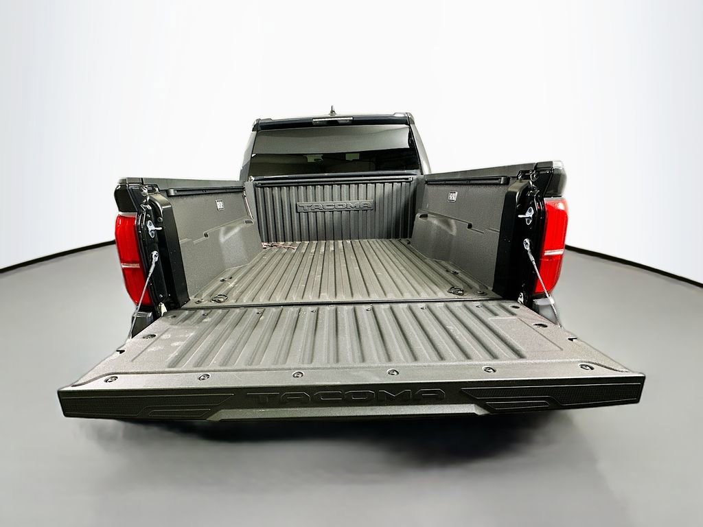 Used 2025 Toyota Tacoma TRD Sport image 32