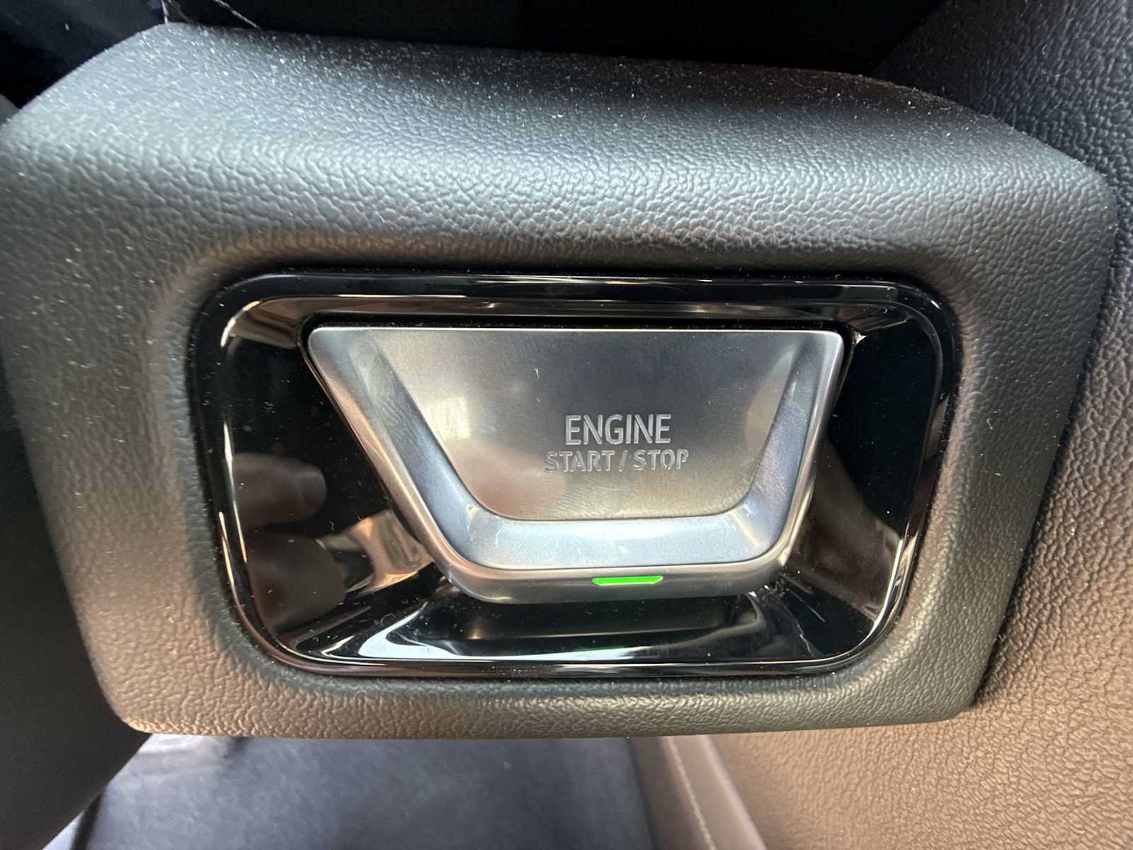 Certified 2025 GMC Yukon Denali AWD/4WD image 16