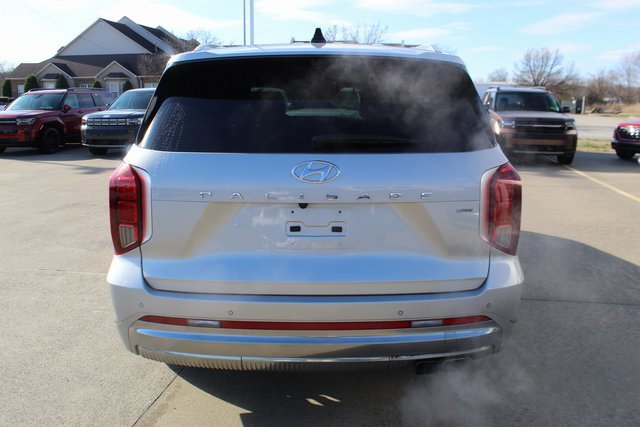 Used 2023 Hyundai Palisade Calligraphy image 4