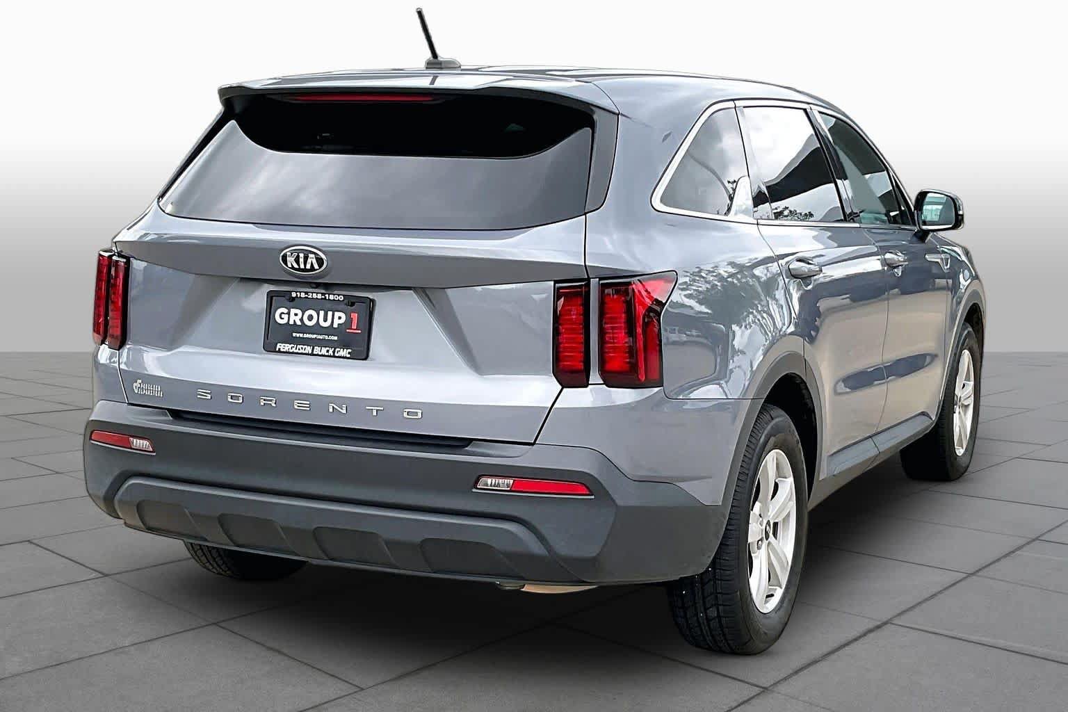 Used 2021 Kia Sorento LX FWD image 13