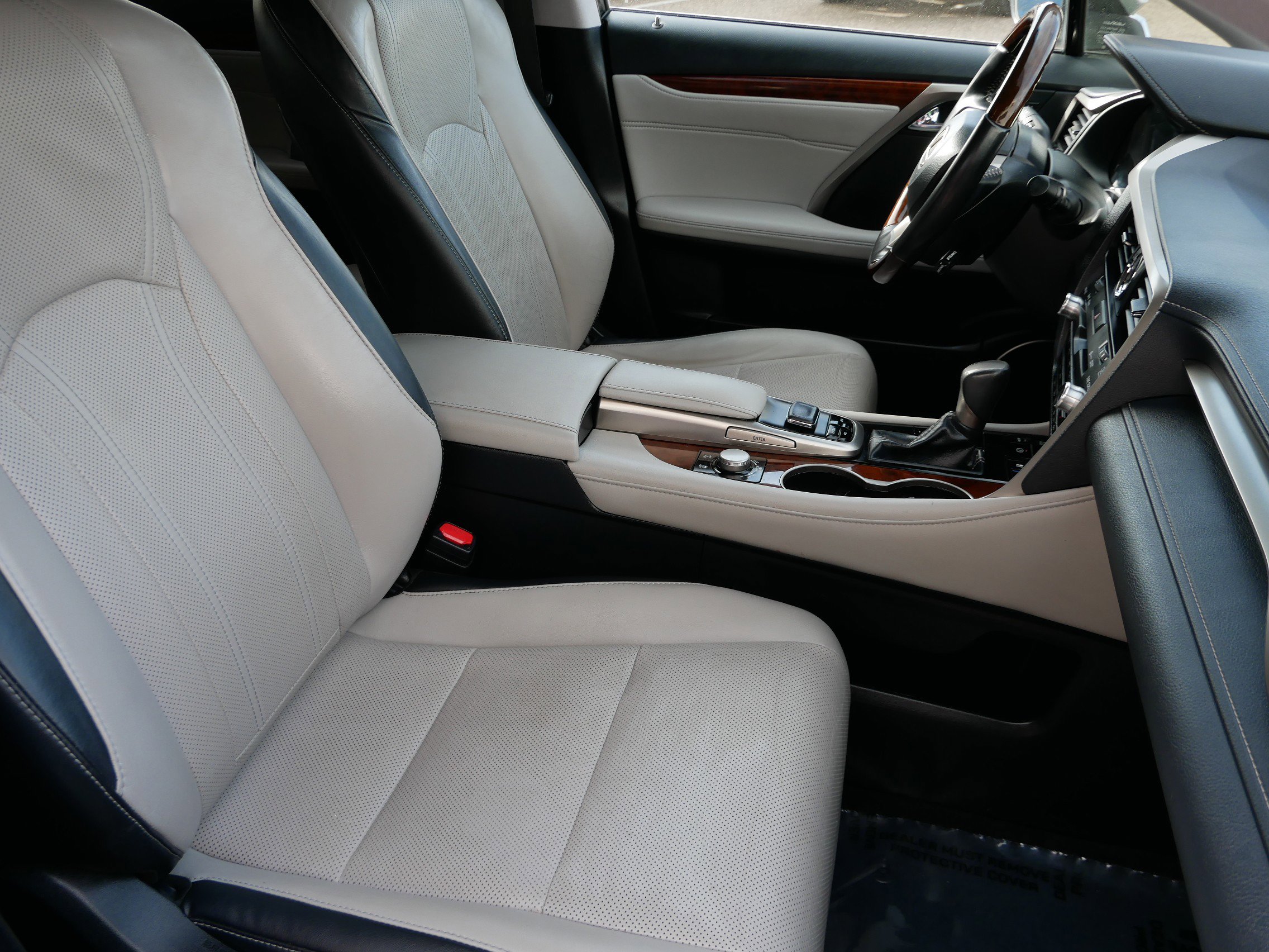 Used 2018 Lexus RX 350L Premium w/ Premium Package image 23