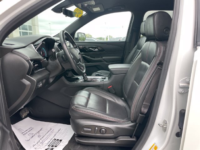 Used 2023 Chevrolet Traverse RS AWD/4WD image 19
