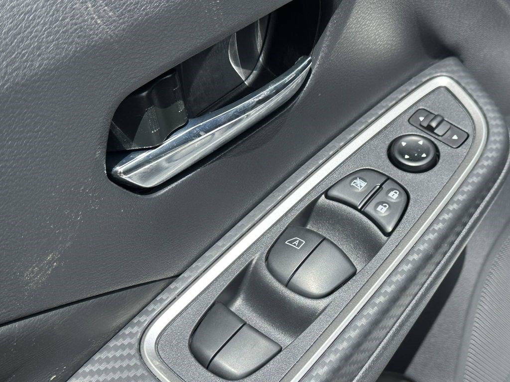 Certified 2025 Nissan Versa SR w/ Trunk Package FWD image 22