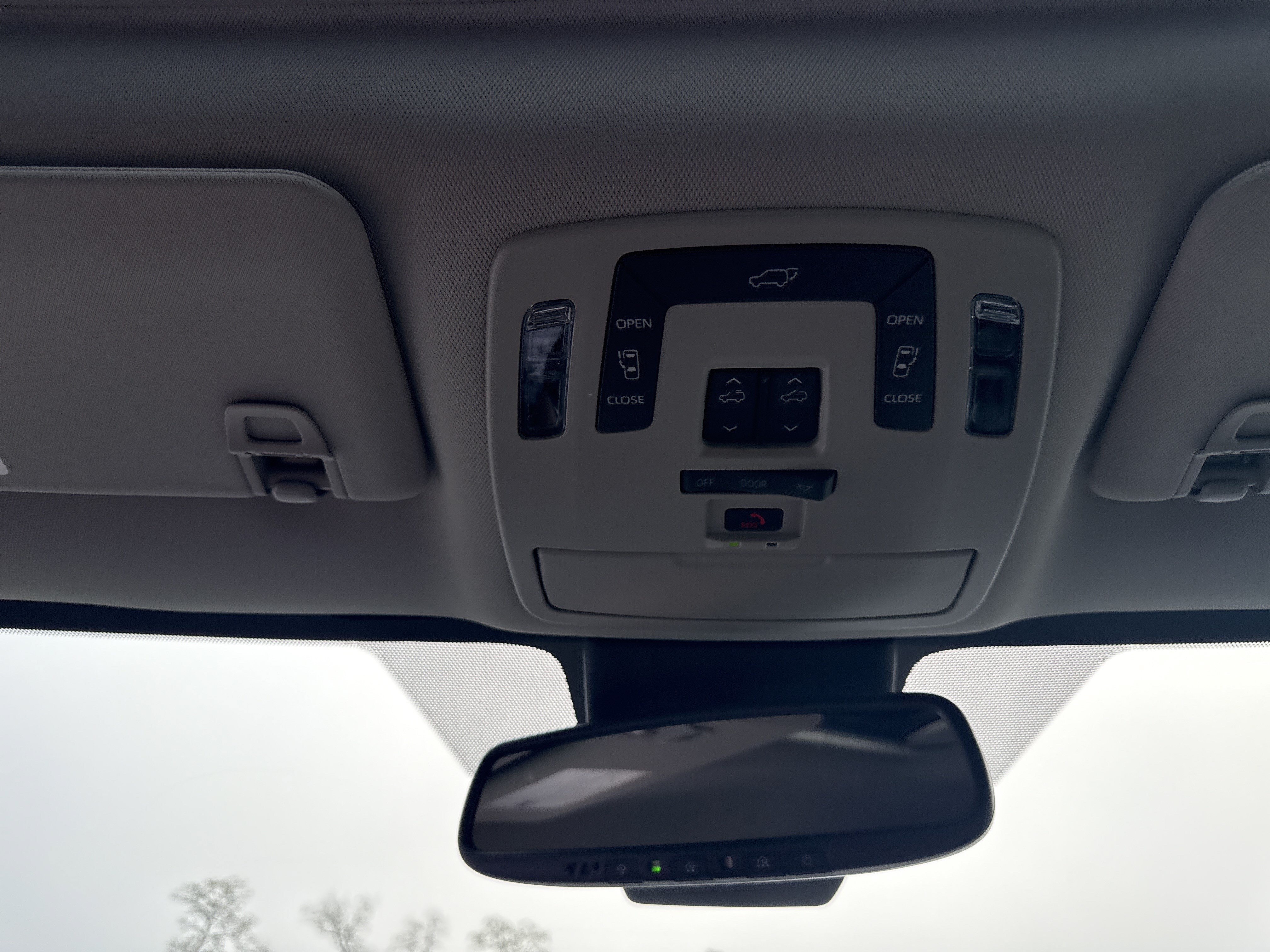 New 2025 Toyota Sienna XLE w/ XLE Plus Package FWD image 22
