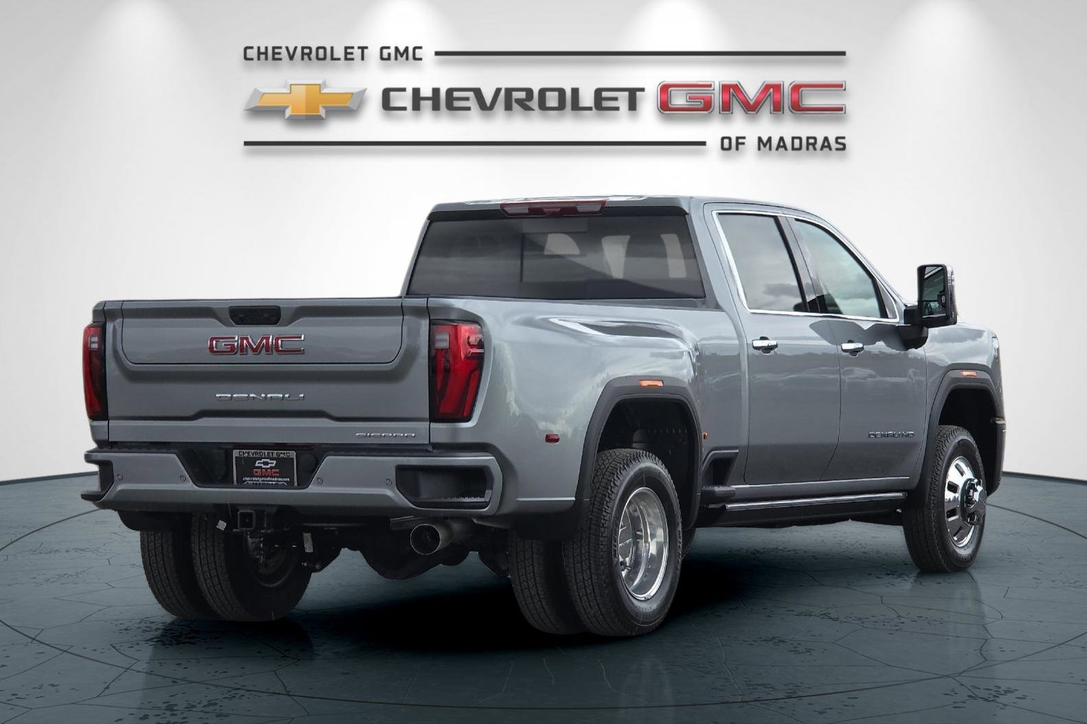 New 2026 GMC Sierra 3500 Denali w/ Denali Reserve Package image 3