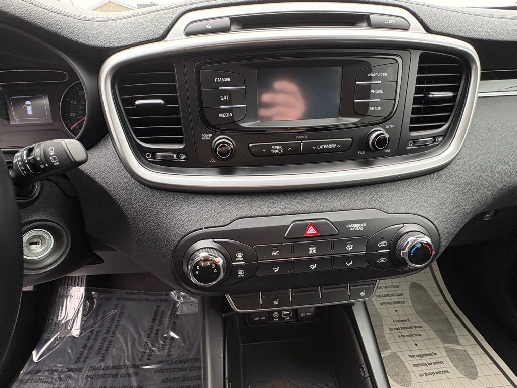 Used 2016 Kia Sorento LX w/ LX Convenience Package image 9