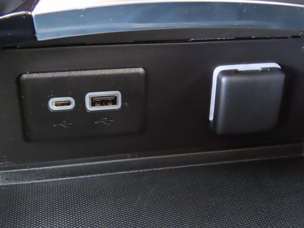 Certified 2023 Buick Envision Essence w/ Sport Touring Package image 11