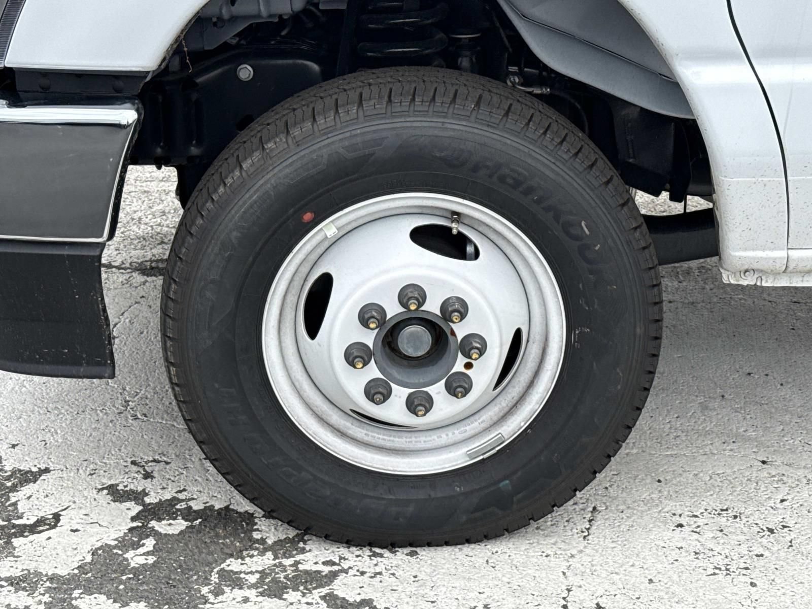 New 2027 Ford E-450 and Econoline 450 Super Duty w/ Power Equipment Group RWD image 9