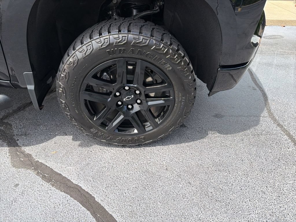 Used 2024 Chevrolet Silverado 1500 LT Trail Boss w/ LT Trail Boss Premium Package AWD/4WD image 29