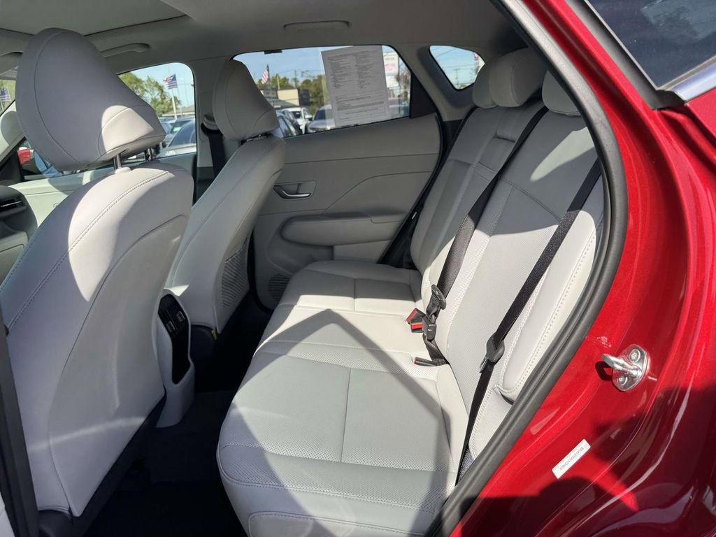 Used 2025 Hyundai Kona Limited image 12