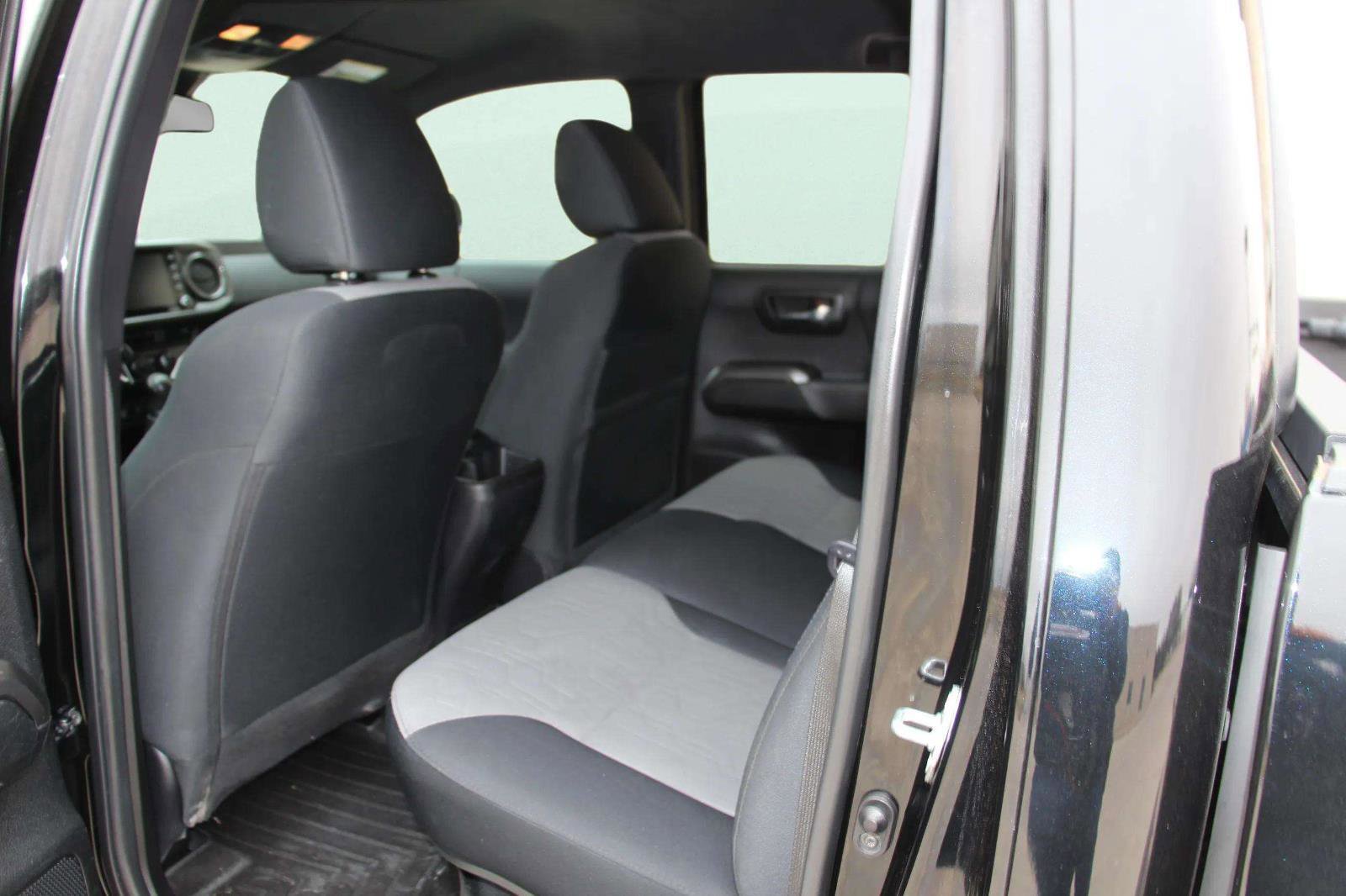 Used 2022 Toyota Tacoma TRD Off-Road image 21