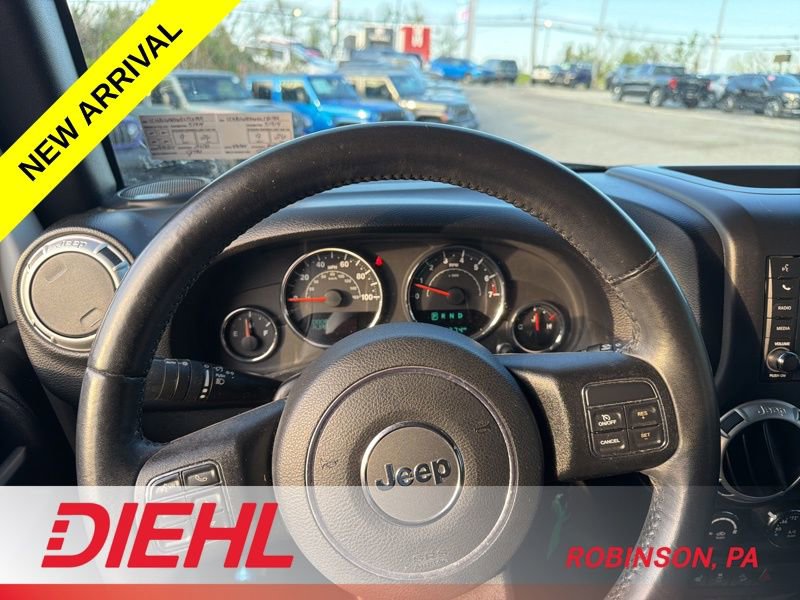 Used 2016 Jeep Wrangler Unlimited Sahara w/ Connectivity Group AWD/4WD image 11
