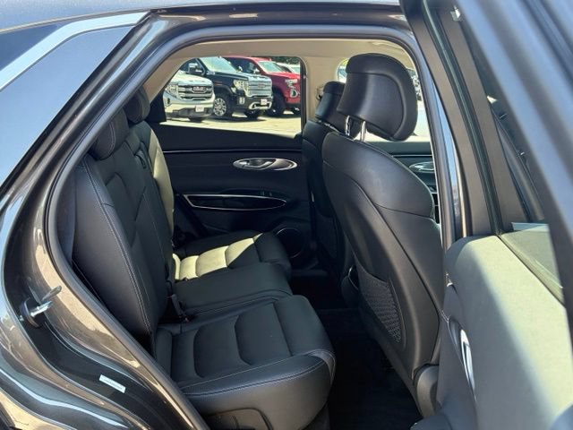 Used 2025 Genesis GV70 2.5T AWD/4WD image 29
